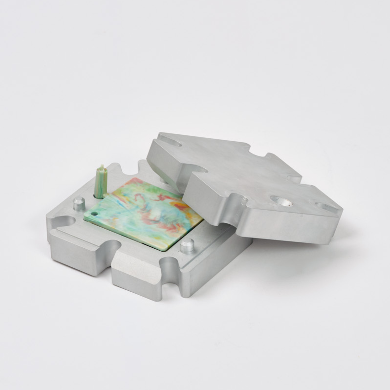 金型